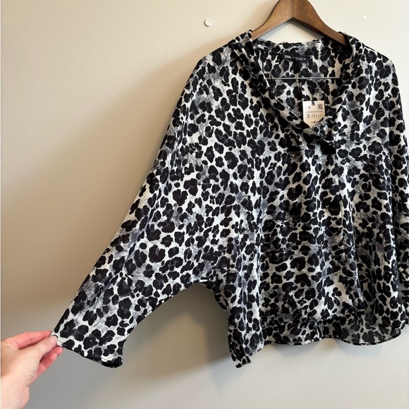 NWT Zara Leopard Print Flowy Dolman Sleeve Silky Blouse Shirt Top Black White - Picture 3 of 12